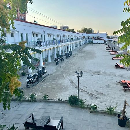 Hostel Cazino Nord Rooms مامايا المظهر الخارجي الصورة