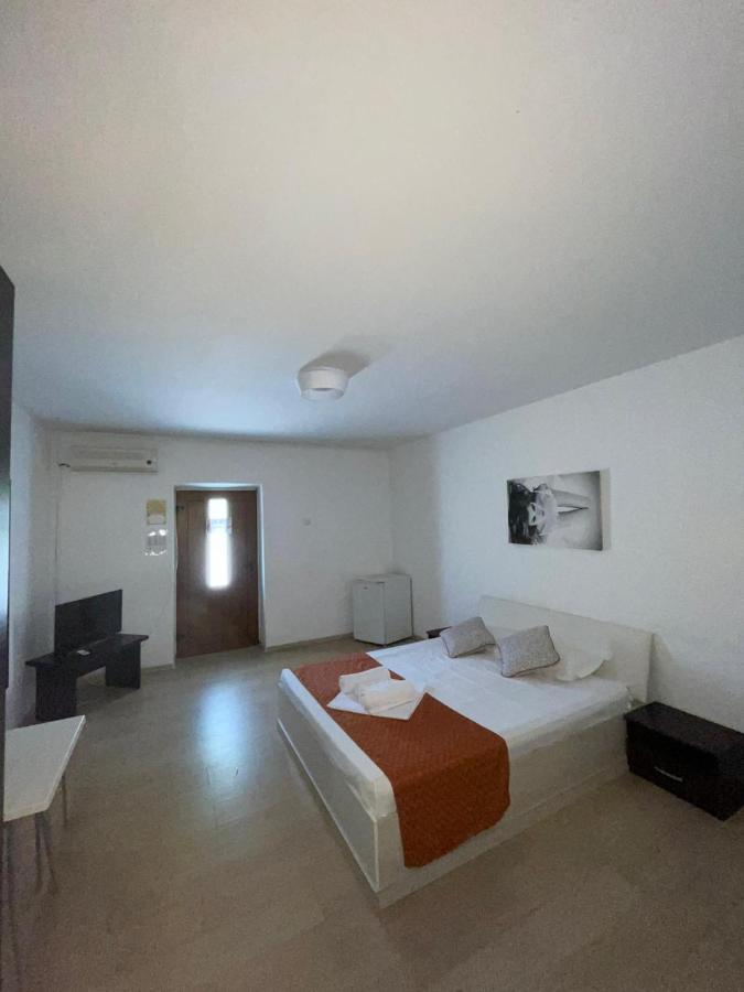 Hostel Cazino Nord Rooms مامايا المظهر الخارجي الصورة