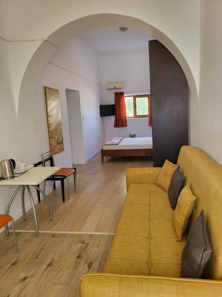Hostel Cazino Nord Rooms مامايا المظهر الخارجي الصورة