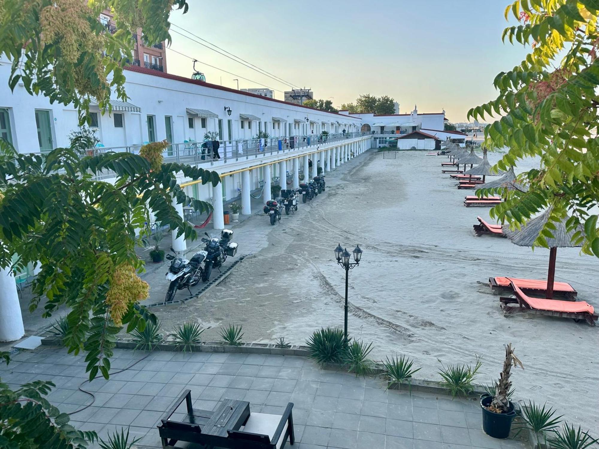 Hostel Cazino Nord Rooms مامايا المظهر الخارجي الصورة